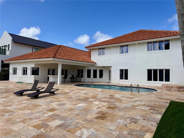 4 of 31 - 3030 Ne 42nd St, Fort Lauderdale, FL