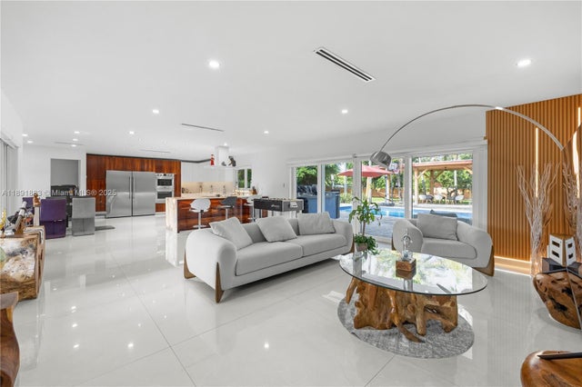 1 of 40 - 7150 Sw 77th Pl, Miami, FL