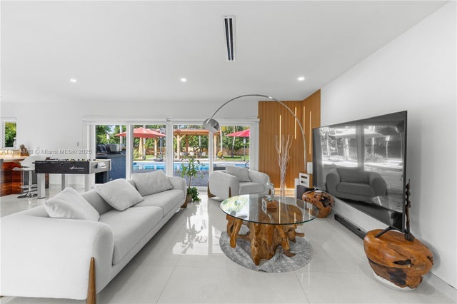 3 of 40 - 7150 Sw 77th Pl, Miami, FL