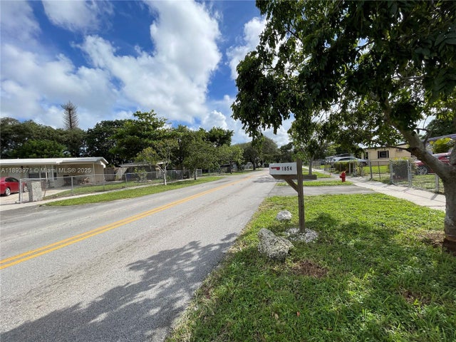 2 of 14 - 1854 Lauderdale Manor Dr, Fort Lauderdale, FL