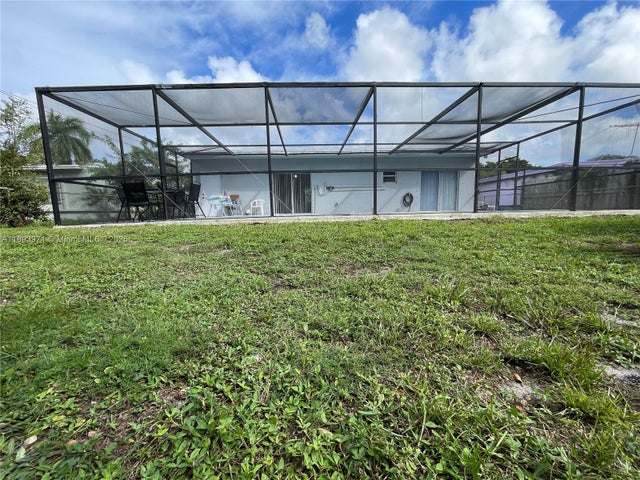 3 of 14 - 1854 Lauderdale Manor Dr, Fort Lauderdale, FL