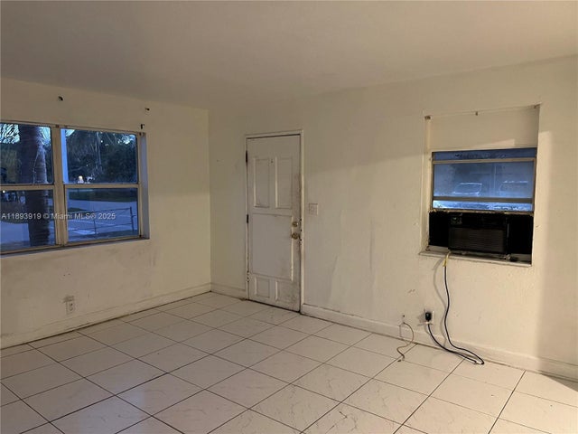 2 of 19 - 2135 Plunkett Ct, Hollywood, FL
