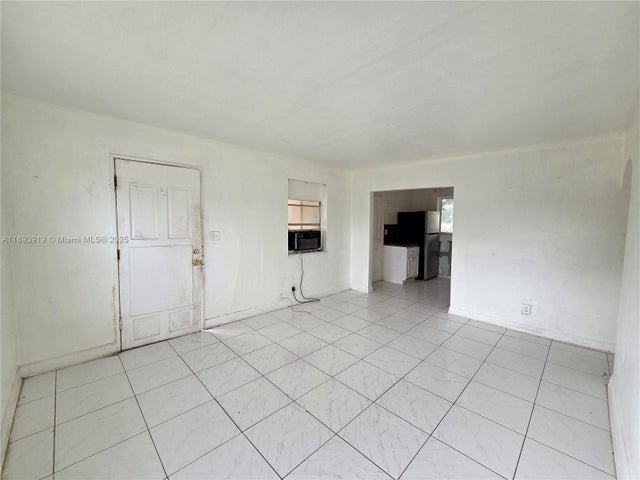 4 of 19 - 2135 Plunkett Ct, Hollywood, FL
