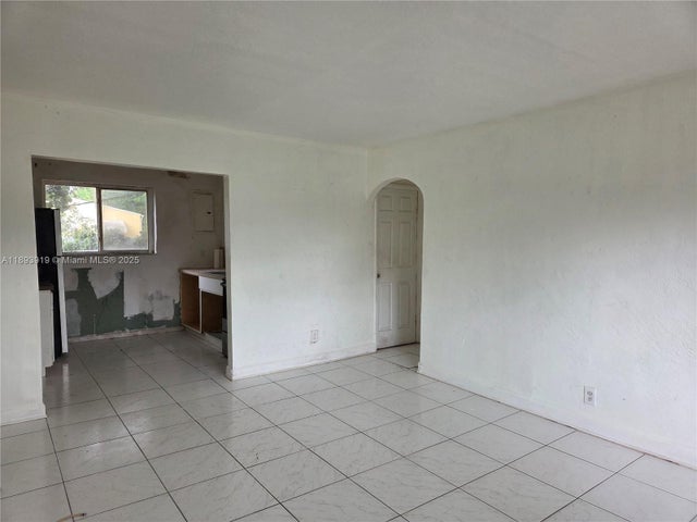 5 of 19 - 2135 Plunkett Ct, Hollywood, FL