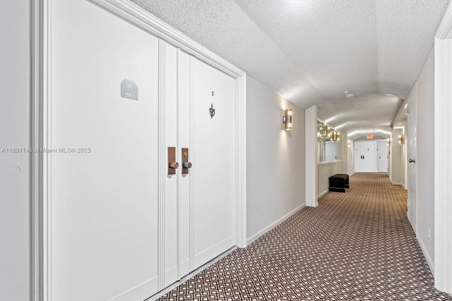 4 of 42 - 1900 Consulate Pl 2205, West Palm Beach, FL