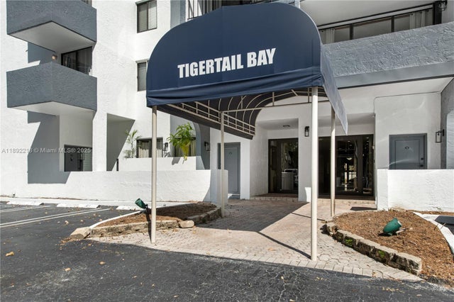3 of 29 - 2715 Tigertail Ave 403, Coconut Grove, FL