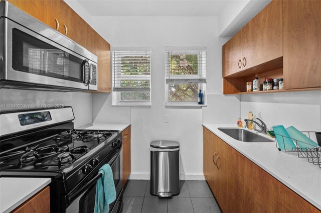 4 of 10 - 1515 E West Ave 12, Miami Beach, FL