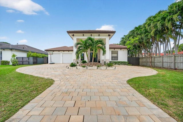 1 of 61 - 19200 Belview Dr, Cutler Bay, FL