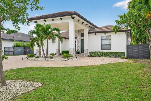 2 of 61 - 19200 Belview Dr, Cutler Bay, FL