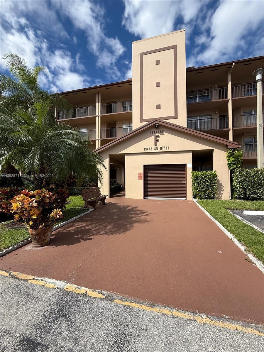 13455 Sw 16th Ct 213f, Pembroke Pines