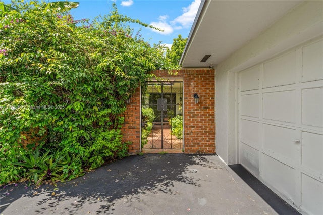 4 of 16 - 6830 Sw 93rd Ct, Miami, FL