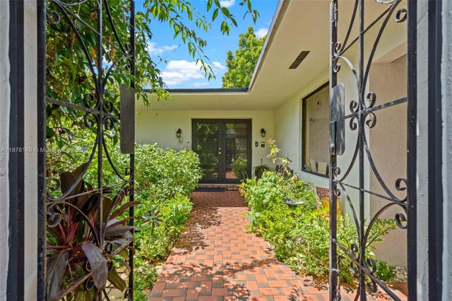 5 of 16 - 6830 Sw 93rd Ct, Miami, FL
