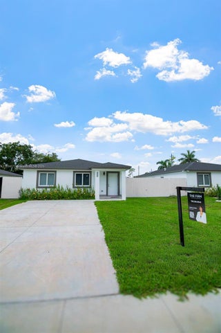 Photo of Listing #A11894077