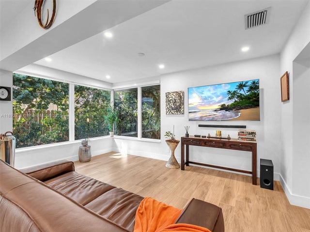 5 of 45 - 311 Ne 2nd Ct, Dania Beach, FL