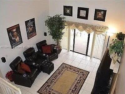 4 of 30 - 5920 York Ln, Davie, FL
