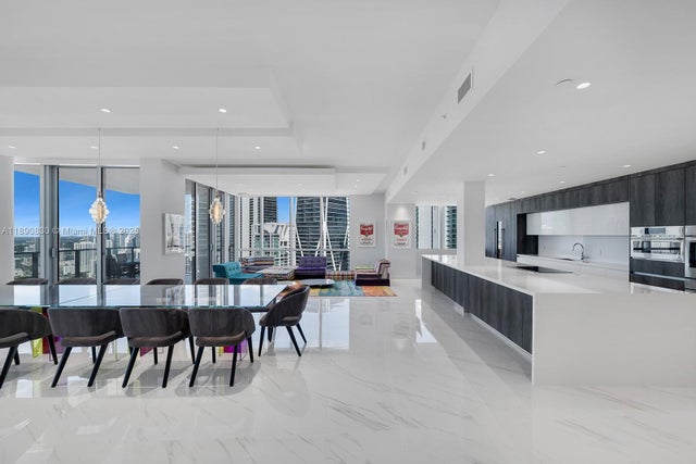 2 of 37 - 851 Ne 1st Ave 4401/4402, Miami, FL