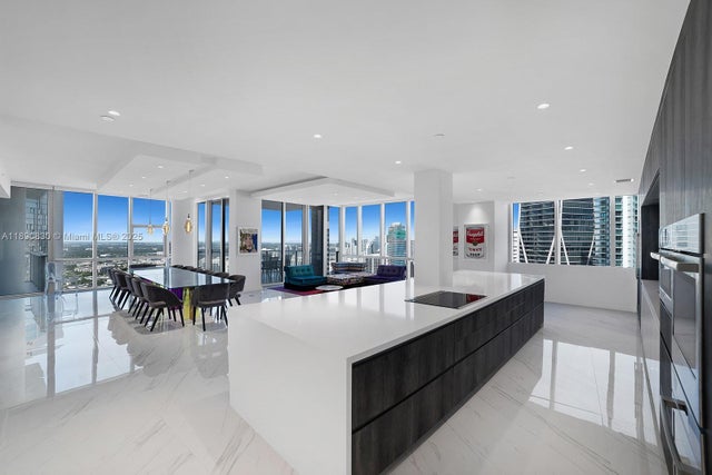 3 of 37 - 851 Ne 1st Ave 4401/4402, Miami, FL