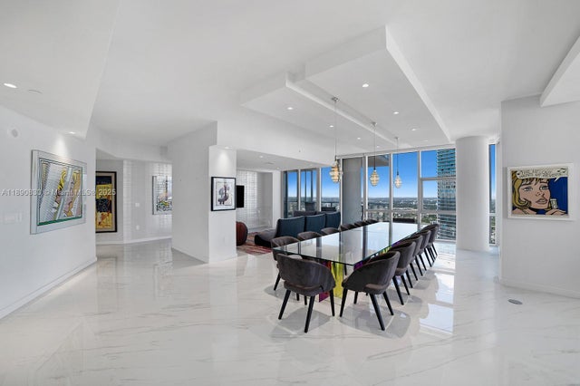 4 of 37 - 851 Ne 1st Ave 4401/4402, Miami, FL