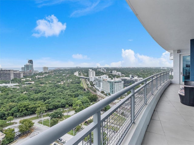 3 of 18 - 60 Sw 13th St 2500, Miami, FL