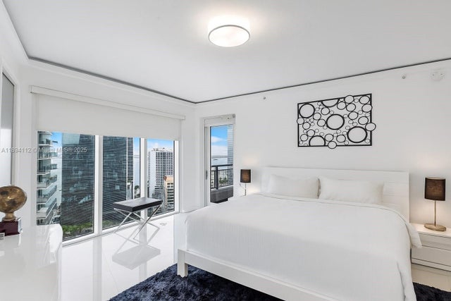5 of 18 - 60 Sw 13th St 2500, Miami, FL