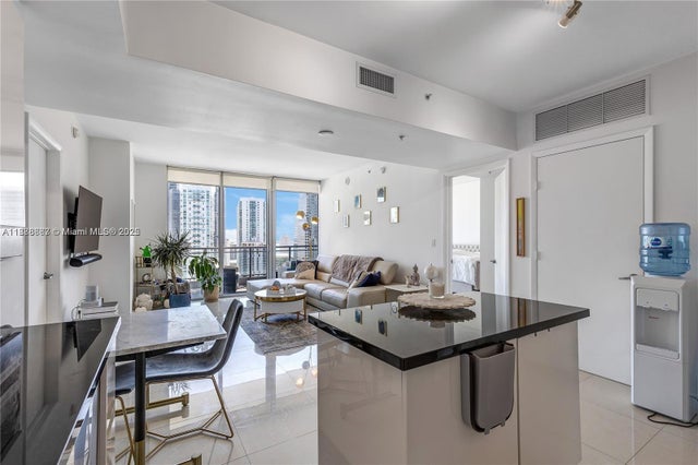 3 of 18 - 92 Sw 3rd St 3012, Miami, FL