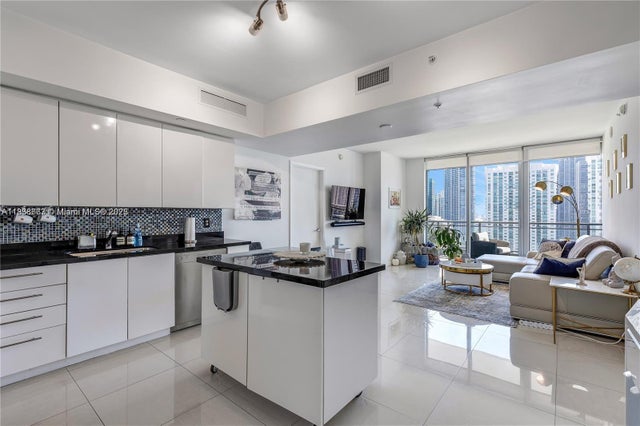 4 of 18 - 92 Sw 3rd St 3012, Miami, FL