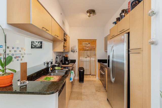 5 of 14 - 31 Se 5th St 4016, Miami, FL