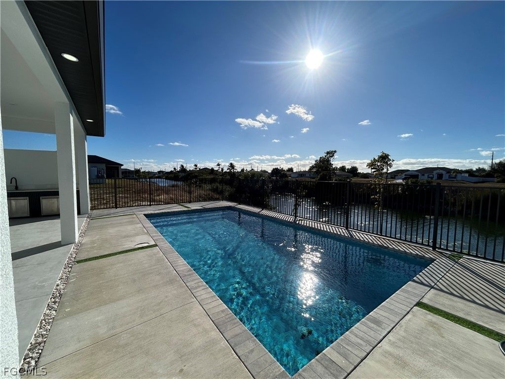 2610 Ne 1st Pl, CAPE CORAL