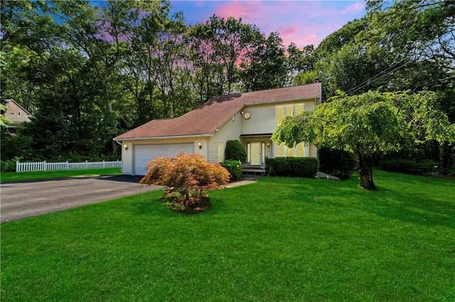 53 Morgan Ct, North Kingstown