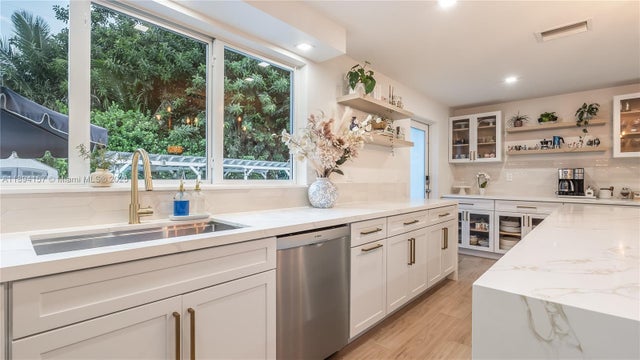 2 of 58 - 1015 Ne 119th St, Biscayne Park, FL