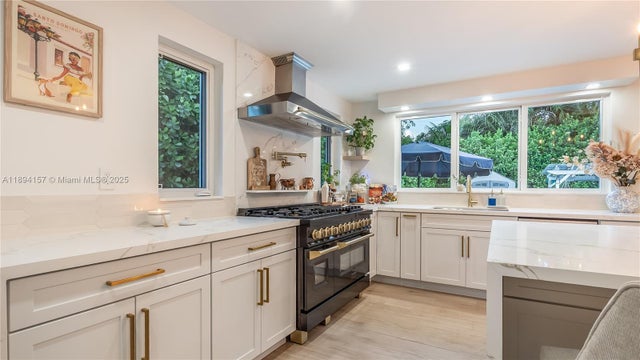 3 of 58 - 1015 Ne 119th St, Biscayne Park, FL