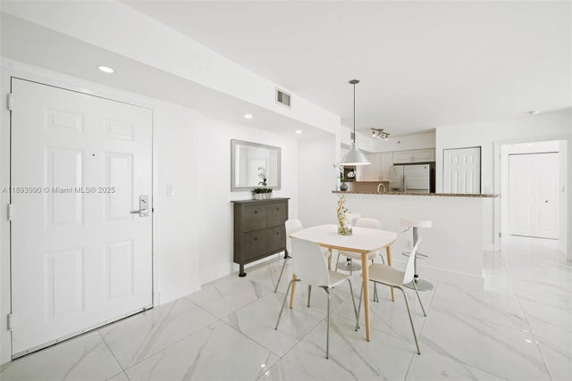 4 of 26 - 1155 Brickell Bay Dr 903, Miami, FL