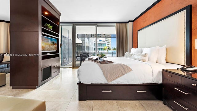 5 of 21 - 1437 Collins Ave 327, Miami Beach, FL
