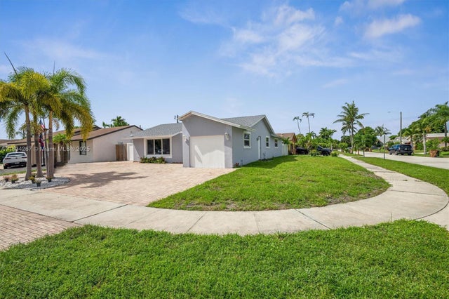2 of 29 - 155 Sw 32nd Ter, Deerfield Beach, FL