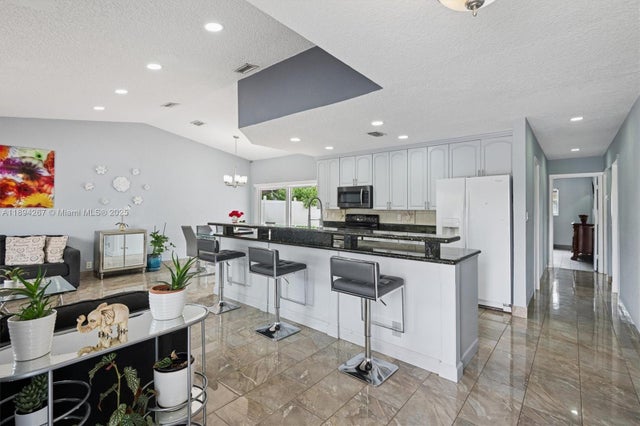 3 of 29 - 155 Sw 32nd Ter, Deerfield Beach, FL