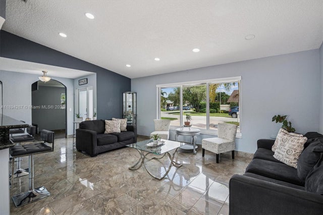 5 of 29 - 155 Sw 32nd Ter, Deerfield Beach, FL