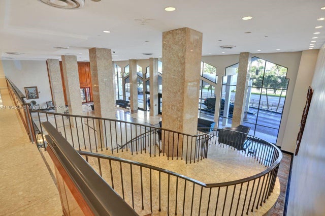 5 of 39 - 5601 Collins Ave 504, Miami Beach, FL