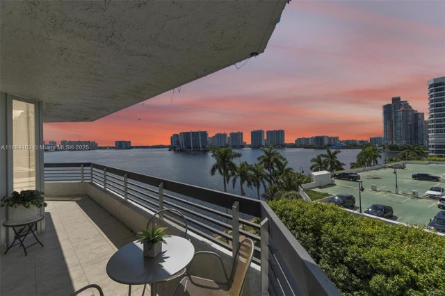 3 of 52 - 19101 Ne 36th Ct 701, Aventura, FL