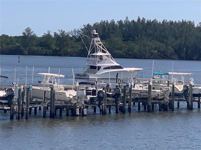4 of 42 - 6082 Se Landing Way 10, Stuart, FL