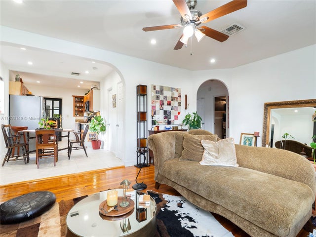 4 of 19 - 337 Nw 47th St, Miami, FL