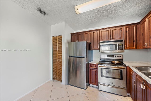 5 of 13 - 3630 N 56th Ave 323, Hollywood, FL
