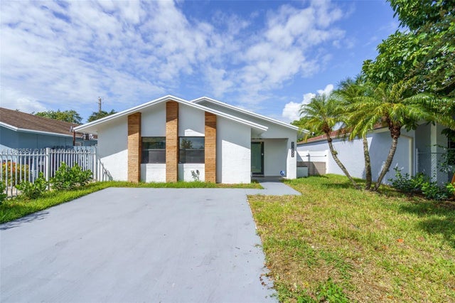 2 of 33 - 21032 Sw 121st Ave, Miami, FL