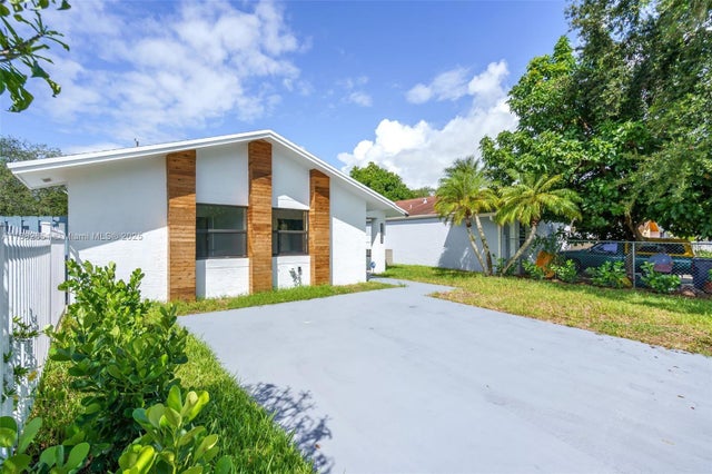 4 of 33 - 21032 Sw 121st Ave, Miami, FL