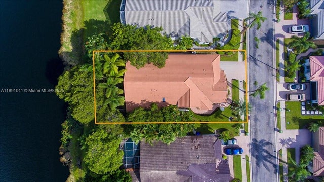 5 of 37 - 1441 E Lacosta Dr E, Pembroke Pines, FL