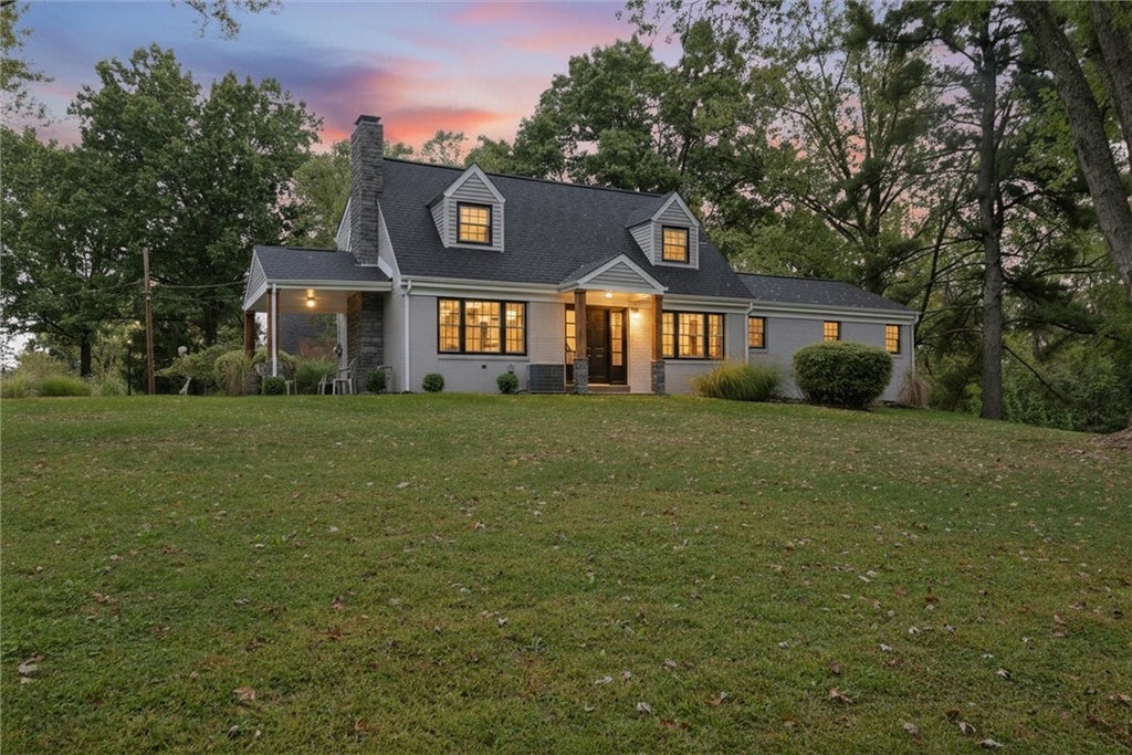 202 Oakhaven Drive, Moon/Crescent