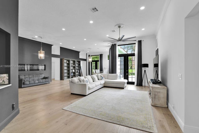 5 of 30 - 6622 Newport Lake Cir, Boca Raton, FL