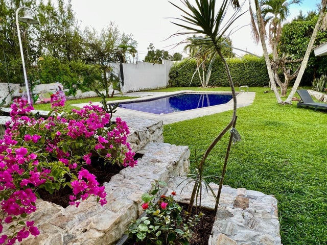 Cra 107 # 15-20 - Esquina Ciudad Jardin, Cali Colombia, Cali