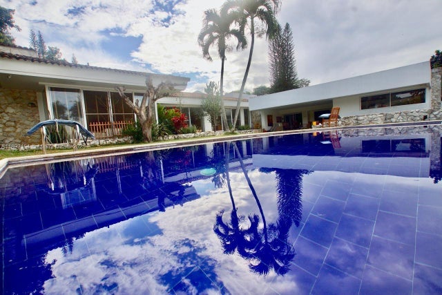 3 of 20 - Cra 107 # 15-20 - Esquina Ciudad Jardin, Cali Colombia, Cali, CO