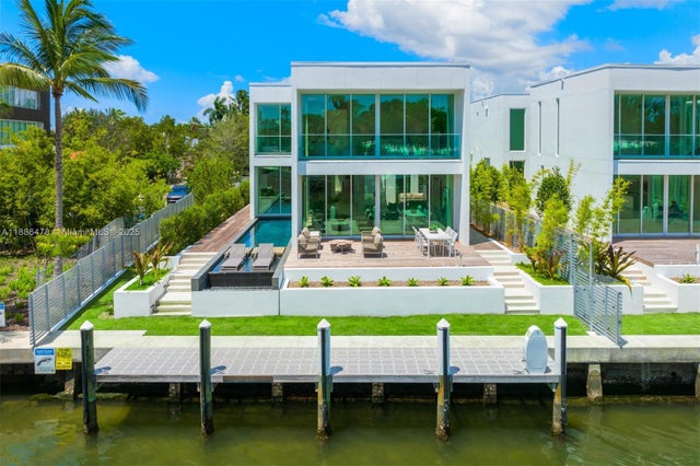 1 of 64 - 1011 W 48th St 8, Miami Beach, FL