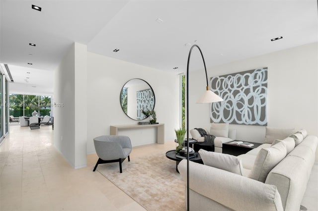 5 of 64 - 1011 W 48th St 8, Miami Beach, FL